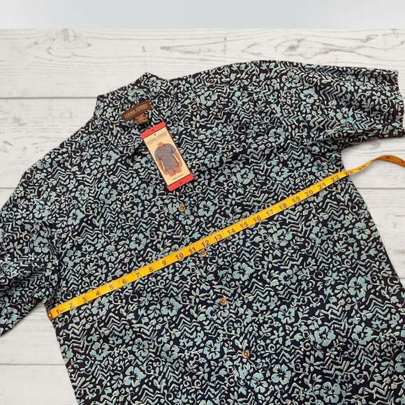 Men's  Hawaiian Islands Shirt - Picture 3 of 6